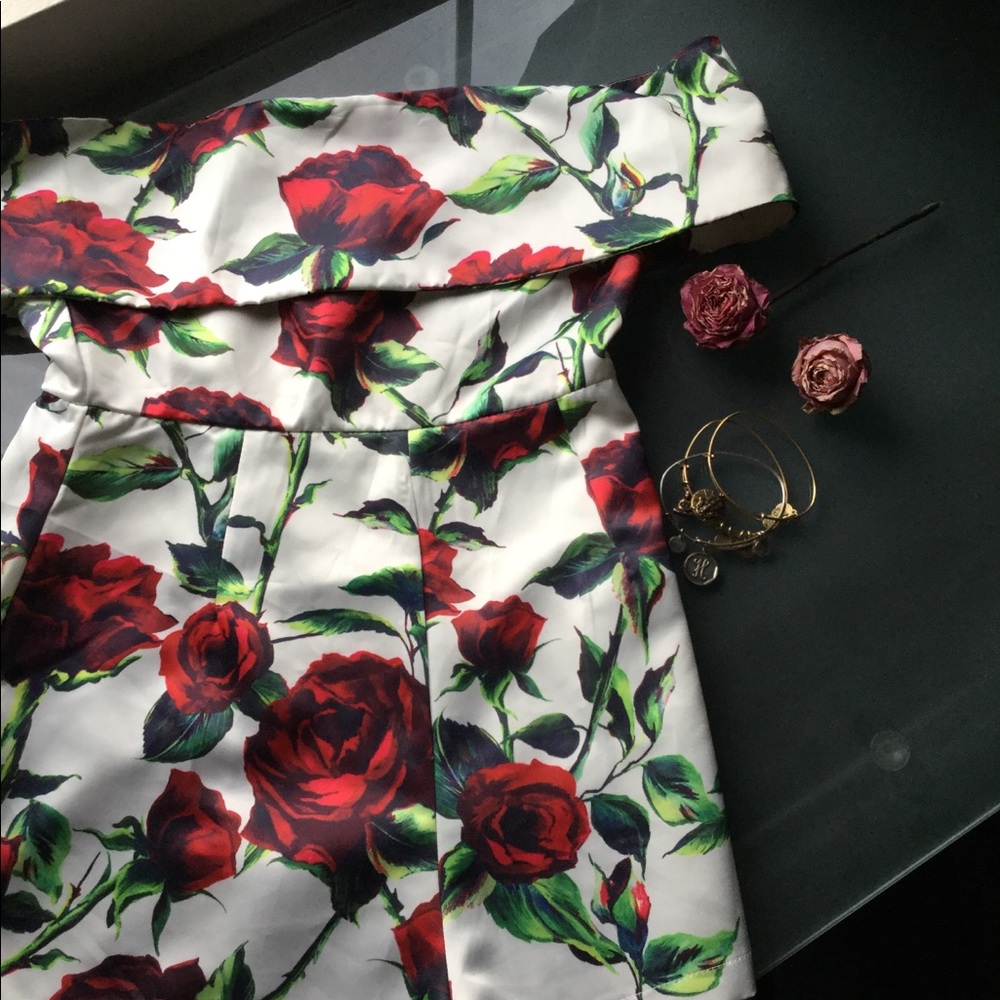 🌹🌼🌿Red Rose Romper🌿🌼🌹